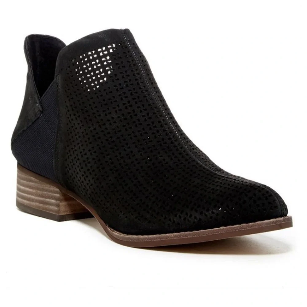 Vince Camuto Women's Black Celena Perforated Bootie size 6
